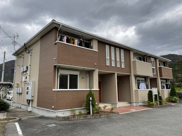 アプローズBの物件外観写真